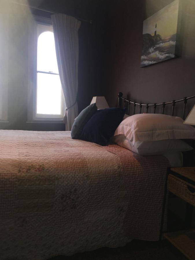 Regency House Bed & Breakfast วอลตัน-ออน-เดอะ-เนซ ภายนอก รูปภาพ