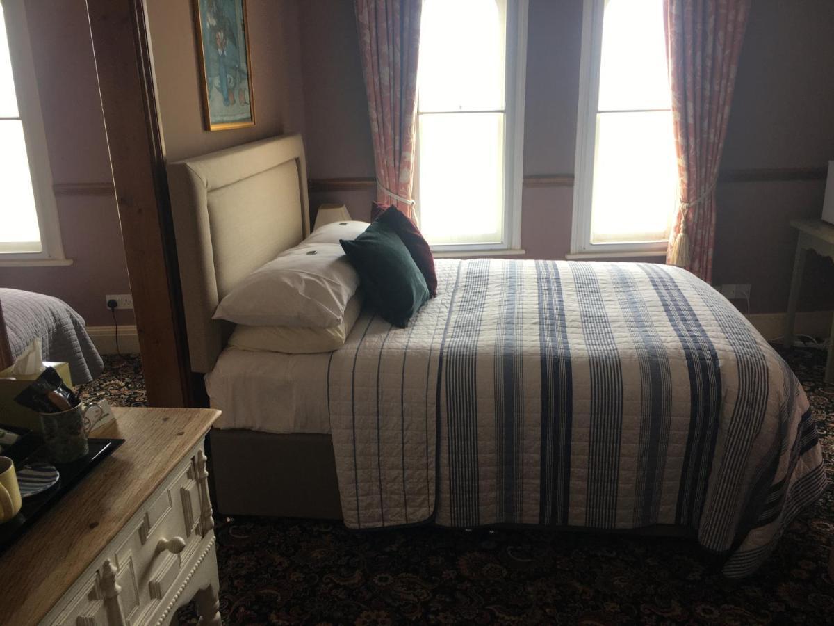 Regency House Bed & Breakfast วอลตัน-ออน-เดอะ-เนซ ภายนอก รูปภาพ