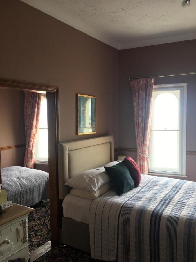 Regency House Bed & Breakfast วอลตัน-ออน-เดอะ-เนซ ภายนอก รูปภาพ